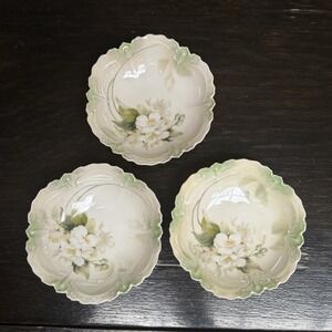 RS Prussia Floral Bowl Scalloped Victorian Porcelain Germany White Handpainted